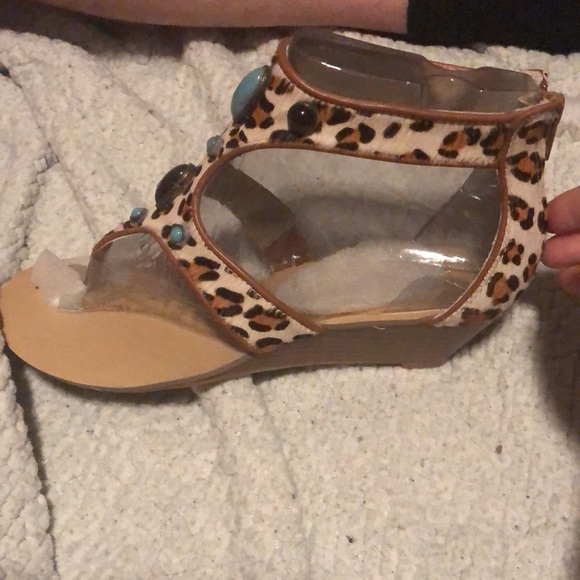 INC low edge t-strap sandal size 6.5 - Picture 3 of 6